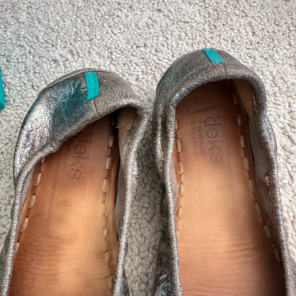 Limited Edition Tieks Halloween Love Potion Ballet Flats size 6 - Picture 3 of 5